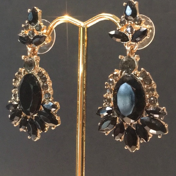 Black rhinestone/gold tone drop/dangle post earrings EUC Gorgeous sparklers - Picture 8 of 10